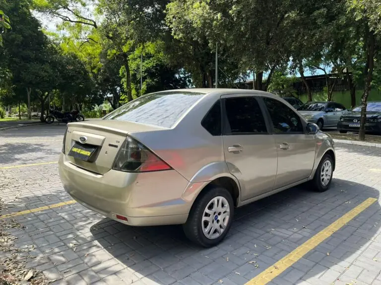 Ford Fiesta Sed. 1.6 8V Flex 4p 2013 - Idroovecar