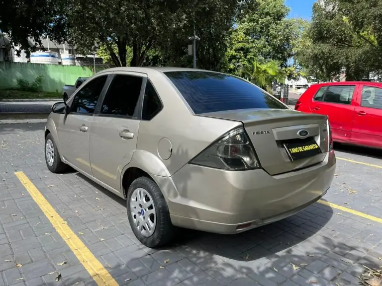 Ford Fiesta Sed. 1.6 8V Flex 4p 2013 - Idroovecar