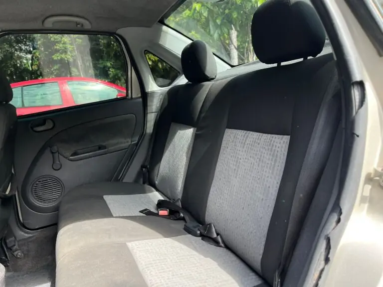 Ford Fiesta Sed. 1.6 8V Flex 4p 2013 - Idroovecar