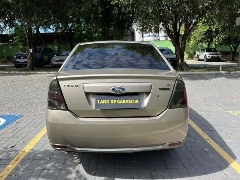 Ford Fiesta Sed. 1.6 8V Flex 4p 2013 - Idroovecar
