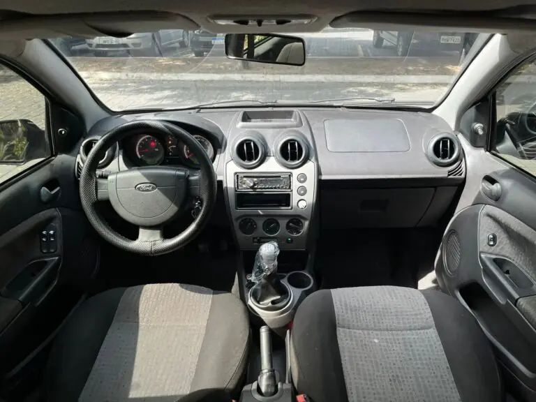 Ford Fiesta Sed. 1.6 8V Flex 4p 2013 - Idroovecar