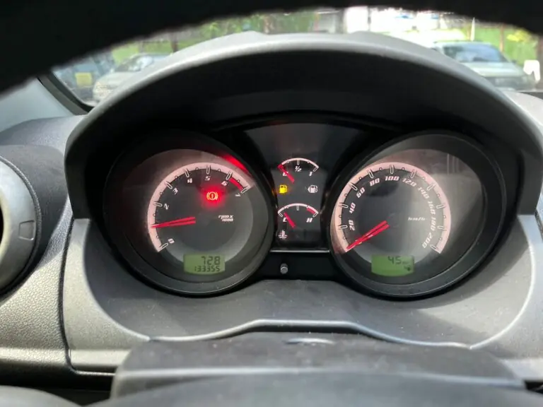 Ford Fiesta Sed. 1.6 8V Flex 4p 2013 - Idroovecar