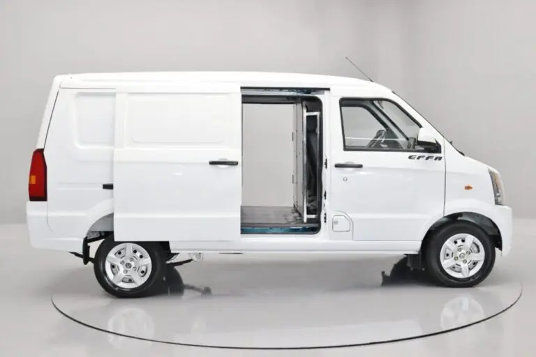 EFFA V25 Furgão 1.3 16V 5p 2026 - Idroovecar