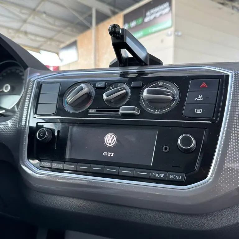 VW - VolksWagen up! cross 1.0 TSI Total Flex 12V 5p 2018 - Idroovecar