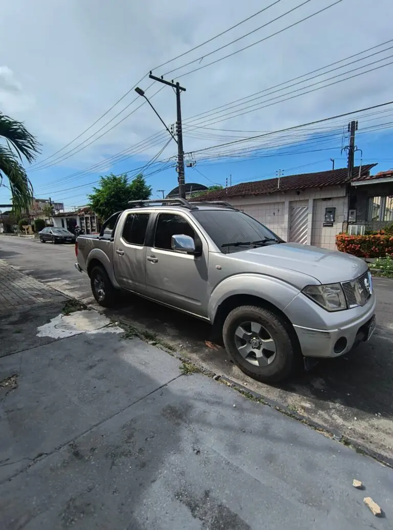 Nissan Frontier LE CD 4x4 2.3 Bi-TB Diesel Aut. - Idroovecar