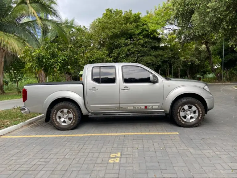 Nissan Frontier SE/SE Strik CD 4x4 2.5 TB Dies. 2012 - Idroovecar