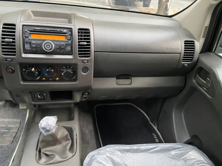 Nissan Frontier SE/SE Strik CD 4x4 2.5 TB Dies. 2012 - Idroovecar
