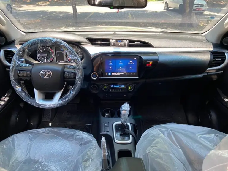 Toyota Hilux CD SRV 4x4 2.8 TDI Diesel Aut. 2025 - Idroovecar