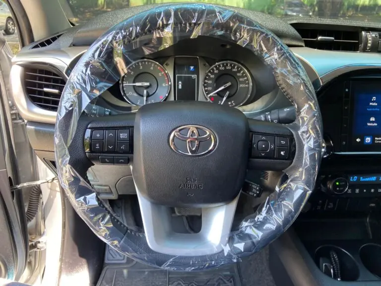 Toyota Hilux CD SRV 4x4 2.8 TDI Diesel Aut. 2025 - Idroovecar