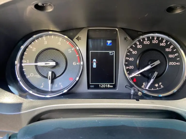 Toyota Hilux CD SRV 4x4 2.8 TDI Diesel Aut. 2025 - Idroovecar