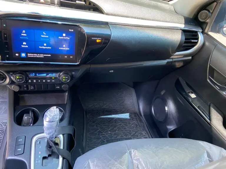 Toyota Hilux CD SRV 4x4 2.8 TDI Diesel Aut. 2025 - Idroovecar