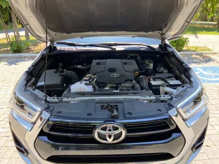 Toyota Hilux CD SRV 4x4 2.8 TDI Diesel Aut. 2025 - Idroovecar