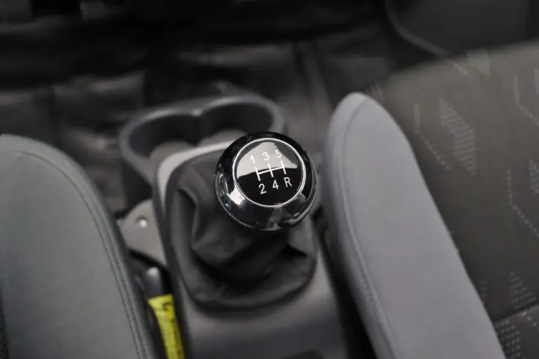 EFFA V25 Furgão 1.3 16V 5p 2026 - Idroovecar