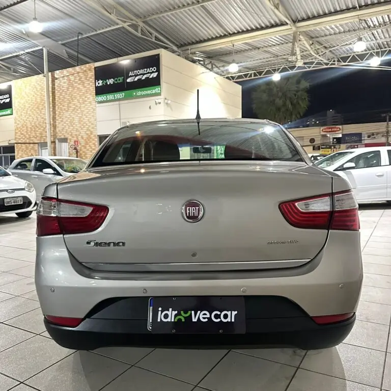 Fiat Grand Siena ATTRAC. 1.4 EVO F.Flex 8V 2014 - Idroovecar