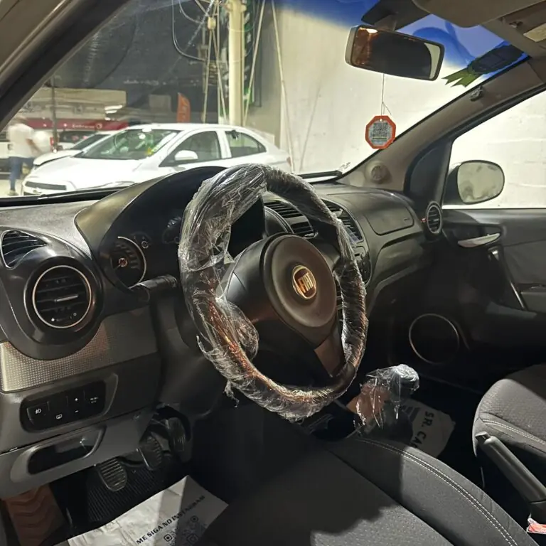 Fiat Grand Siena ATTRAC. 1.4 EVO F.Flex 8V 2014 - Idroovecar