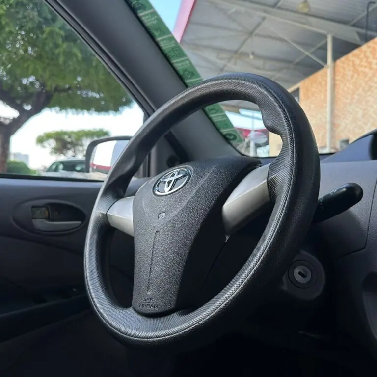 Toyota ETIOS XLS Sedan 1.5 Flex 16V 4p Mec. 2013 - Idroovecar
