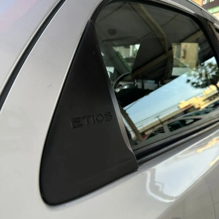 Toyota ETIOS XLS Sedan 1.5 Flex 16V 4p Mec. 2013 - Idroovecar