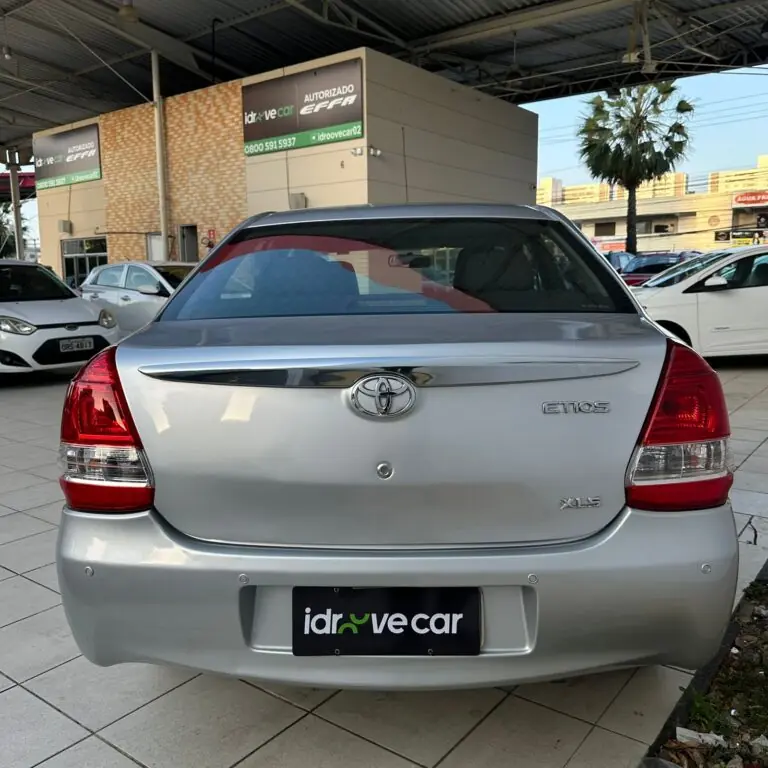 Toyota ETIOS XLS Sedan 1.5 Flex 16V 4p Mec. 2013 - Idroovecar