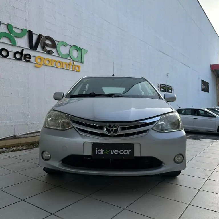 Toyota ETIOS XLS Sedan 1.5 Flex 16V 4p Mec. 2013 - Idroovecar