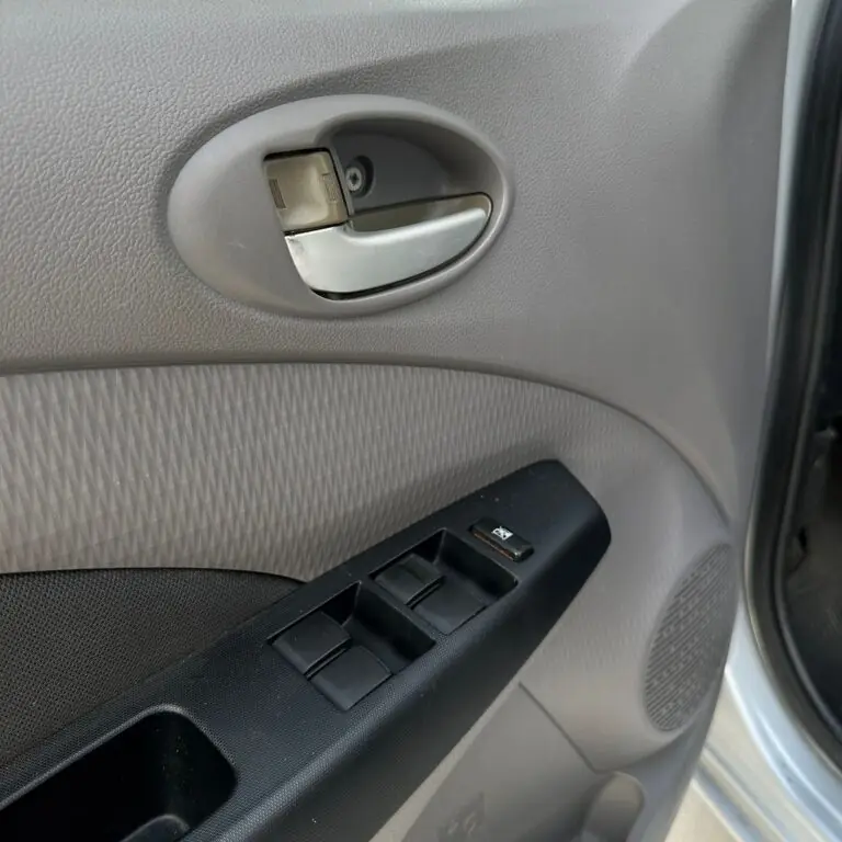 Toyota ETIOS XLS Sedan 1.5 Flex 16V 4p Mec. 2013 - Idroovecar