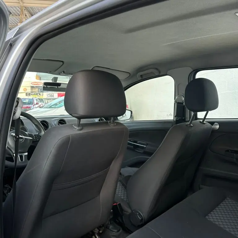 VW - VolksWagen Gol Comfortline 1.0 T. Flex 8V 5p 2015 - Idroovecar
