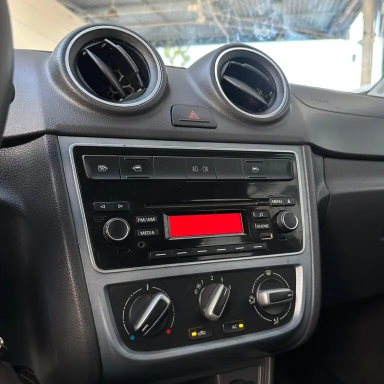 VW - VolksWagen Gol Comfortline 1.0 T. Flex 8V 5p 2015 - Idroovecar