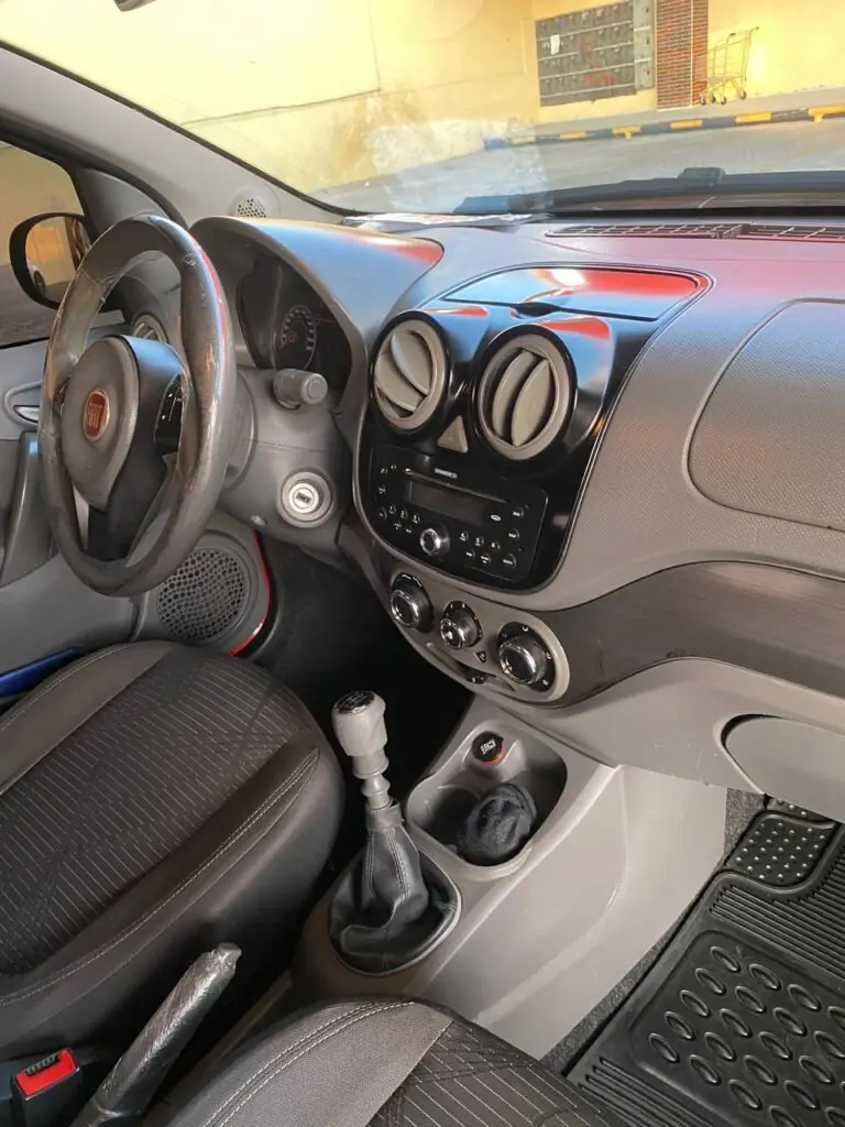 Fiat Palio ATTRACTIVE 1.0 EVO Fire Flex 8v 5p 2015 - Idroovecar