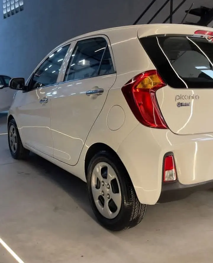 Kia Motors Picanto EX 1.1/1.0/ 1.0 Flex Mec. 2016 - Idroovecar