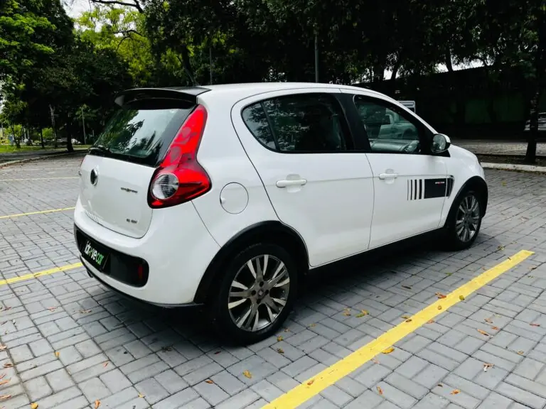 Fiat Palio SPORT.INTERLAGOS 1.6 Flex 16V 2015 - Idroovecar