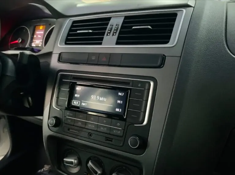 VW – VolksWagen Fox Trendline 1.6 Flex 8V 5p 2017 – Idroovecar VW - VolksWagen Fox Trendline 1.6 Flex 8V 5p 2017 - Idroovecar