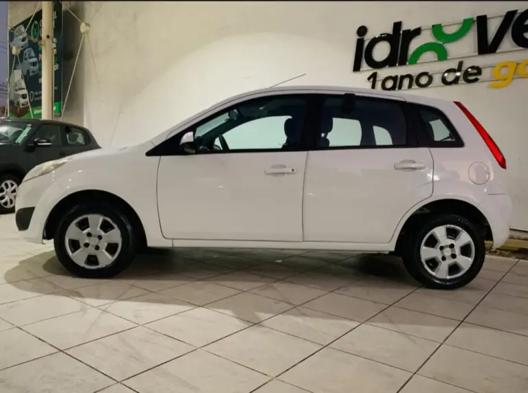 Ford Fiesta SE 1.0 8V Flex 5p 2014 – Idroovecar Ford Fiesta SE 1.0 8V Flex 5p 2014 - Idroovecar