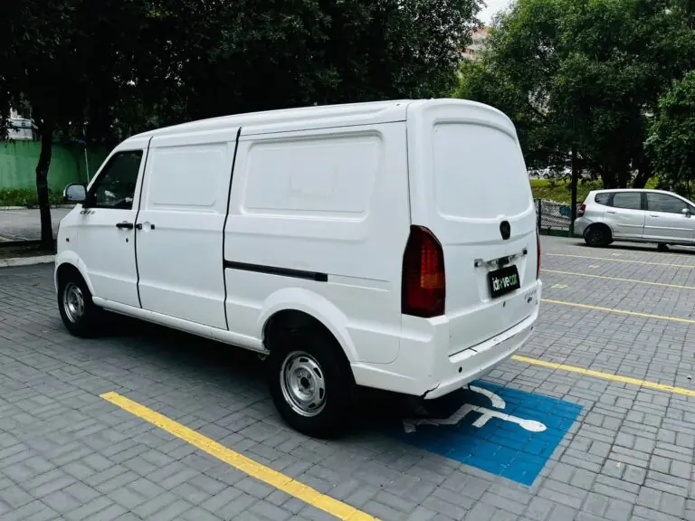 EFFA V25 Furgão 1.3 16V 5p 2021 - Idroovecar