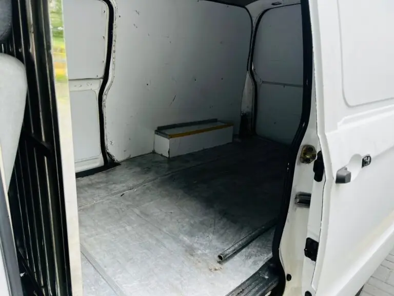 EFFA V25 Furgão 1.3 16V 5p 2021 - Idroovecar