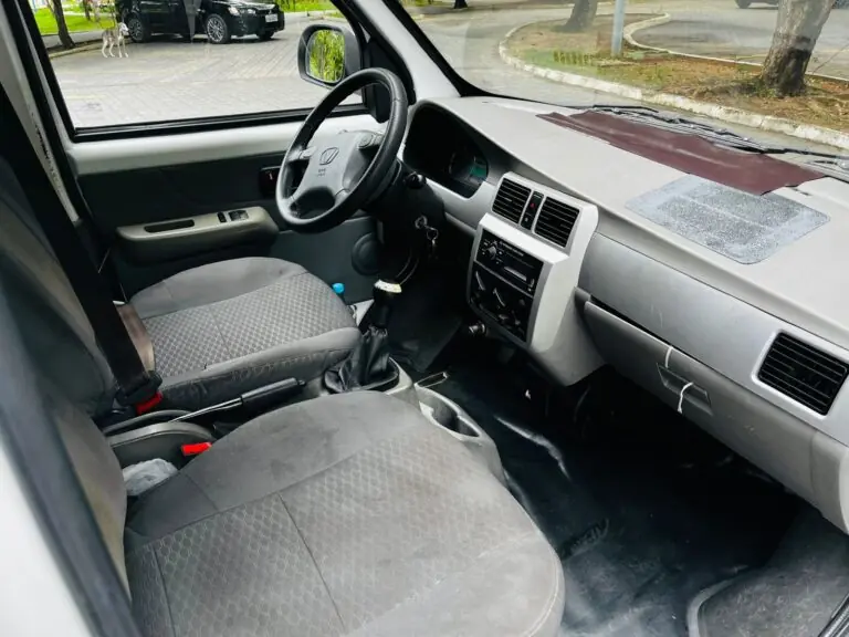 EFFA V25 Furgão 1.3 16V 5p 2021 - Idroovecar