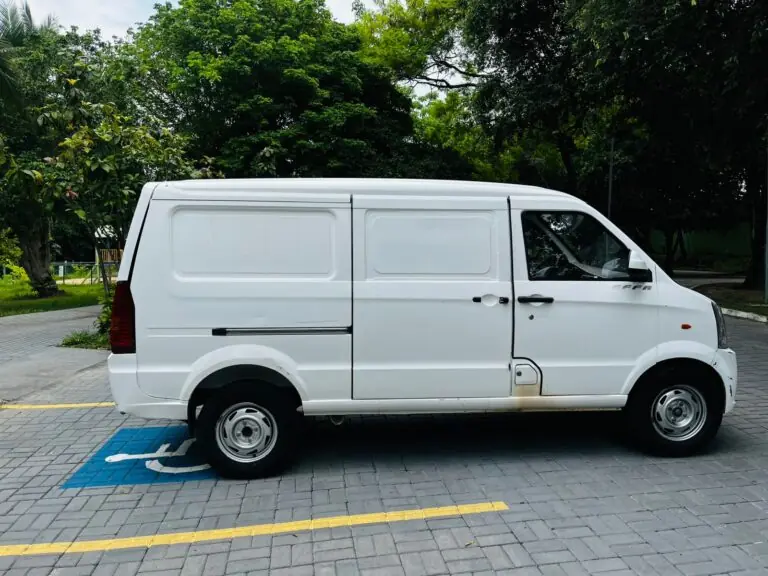 EFFA V25 Furgão 1.3 16V 5p 2021 - Idroovecar