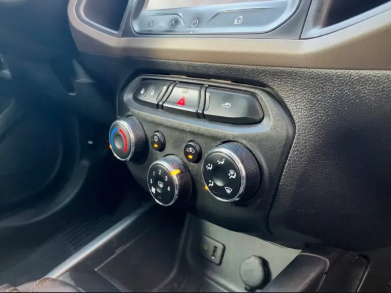 GM - Chevrolet PRISMA Sed. LT 1.4 8V FlexPower 4p 2015 - Idroovecar