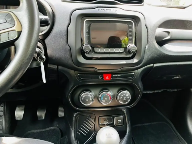 Jeep Renegade Sport 1.8 4×2 Flex 16V Mec. 2016 – Idroovecar Jeep Renegade Sport 1.8 4x2 Flex 16V Mec. 2016 - Idroovecar