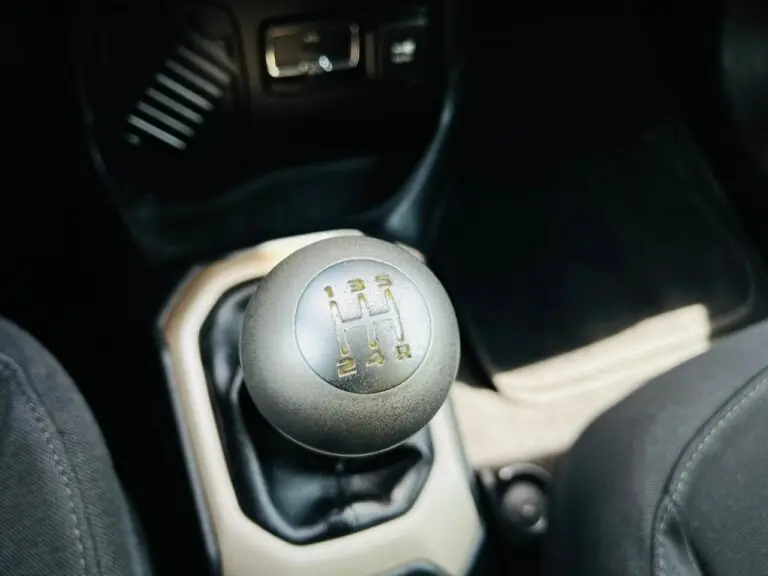 Jeep Renegade Sport 1.8 4×2 Flex 16V Mec. 2016 – Idroovecar Jeep Renegade Sport 1.8 4x2 Flex 16V Mec. 2016 - Idroovecar