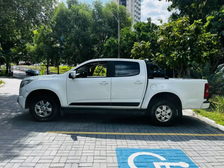 GM - Chevrolet S10 Pick-Up LT 2.8 TDI 4x4 CD Diesel Aut 2015 - Idroovecar