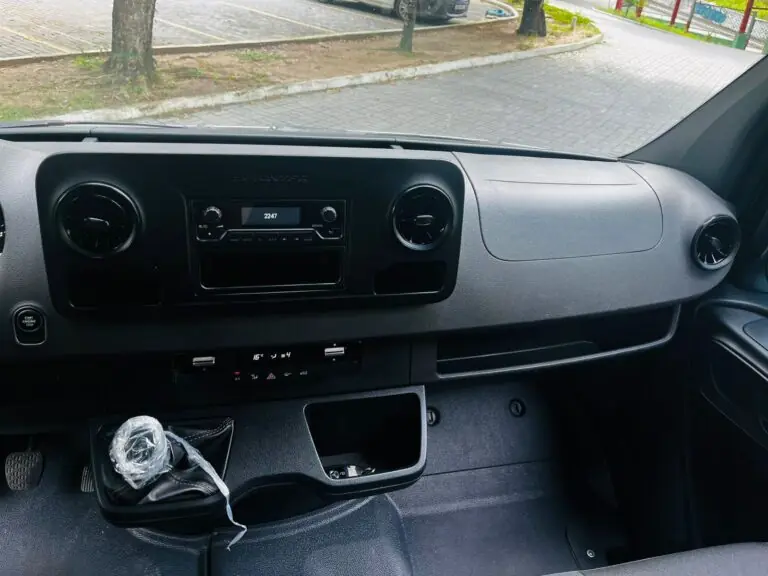 Mercedes-Benz Sprinter 416 Furgão E.L. T. A. 2.2 Dies. 2021 - Idroovecar