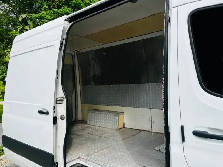 Mercedes-Benz Sprinter 416 Furgão E.L. T. A. 2.2 Dies. 2021 - Idroovecar