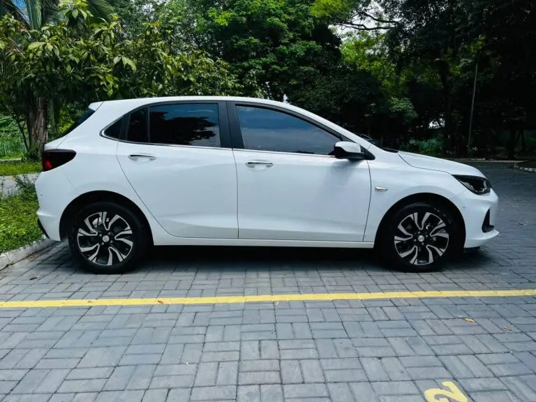GM - Chevrolet ONIX HATCH PREM. 1.0 12V TB Flex 5p Aut. 2025 - Idroovecar