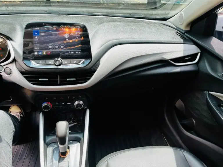 GM - Chevrolet ONIX HATCH PREM. 1.0 12V TB Flex 5p Aut. 2025 - Idroovecar