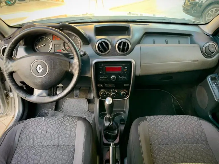 Renault DUSTER Expression 1.6 Hi-Flex 16V Mec. 2015 - Idroovecar