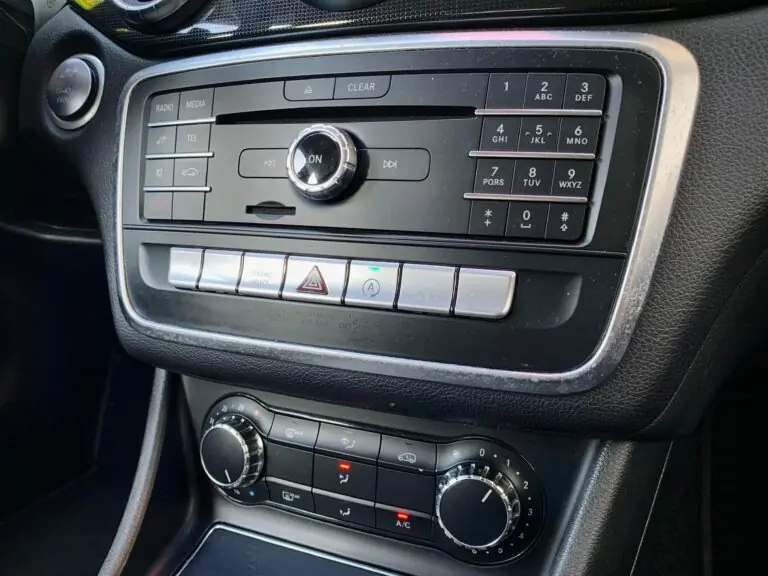 Mercedes-Benz CLA-180 1.6 16V 122cv Aut. 2018 – Idroovecar Mercedes-Benz CLA-180 1.6 16V 122cv Aut. 2018 - Idroovecar