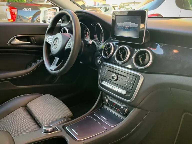 Mercedes-Benz CLA-180 1.6 16V 122cv Aut. 2018 – Idroovecar Mercedes-Benz CLA-180 1.6 16V 122cv Aut. 2018 - Idroovecar