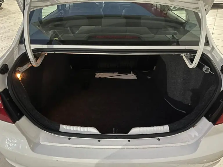 VW - VolksWagen VOYAGE 1.0 Flex 12V 4p 2023 - Idroovecar