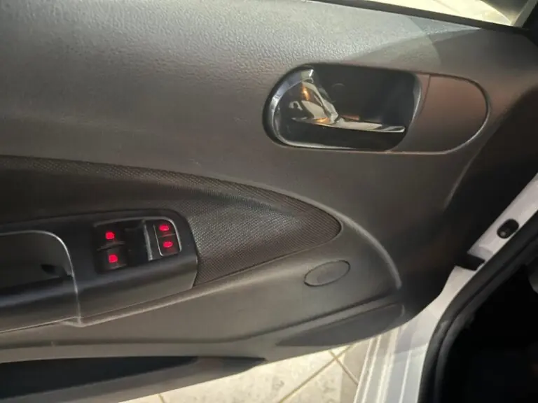 VW - VolksWagen VOYAGE 1.0 Flex 12V 4p 2023 - Idroovecar