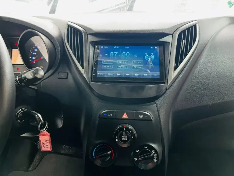 Hyundai HB20S Copa do Mundo 1.0 Flex 12V Mec. 2014 - Idroovecar