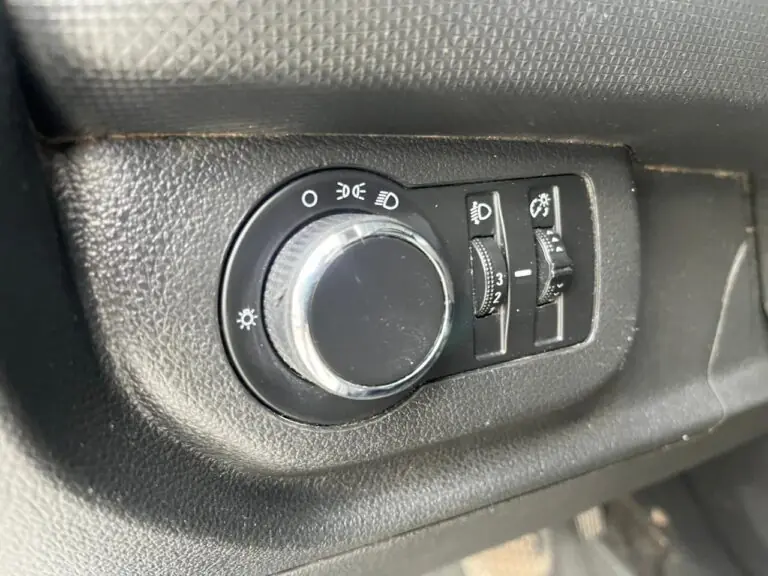 GM – Chevrolet SPIN LT 1.8 8V Econo.Flex 5p Aut. 2023 – Idroovecar GM - Chevrolet SPIN LT 1.8 8V Econo.Flex 5p Aut. 2023 - Idroovecar